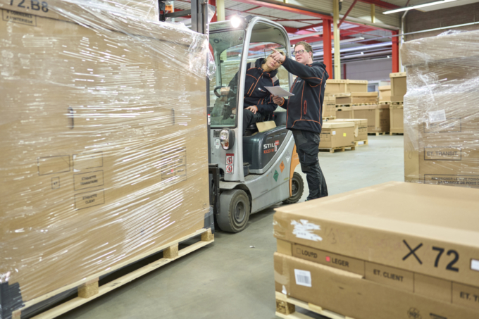 Webshop logistiek - Medewerkers van 3PL aan het werk