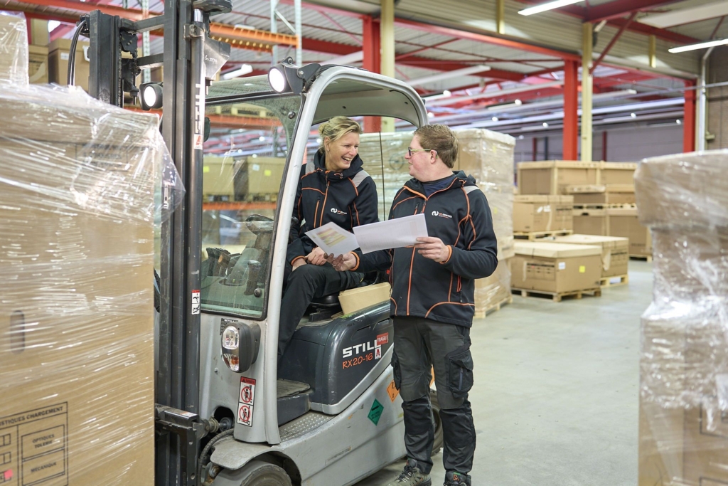 Witgoed - Medewerkers aan het werk
